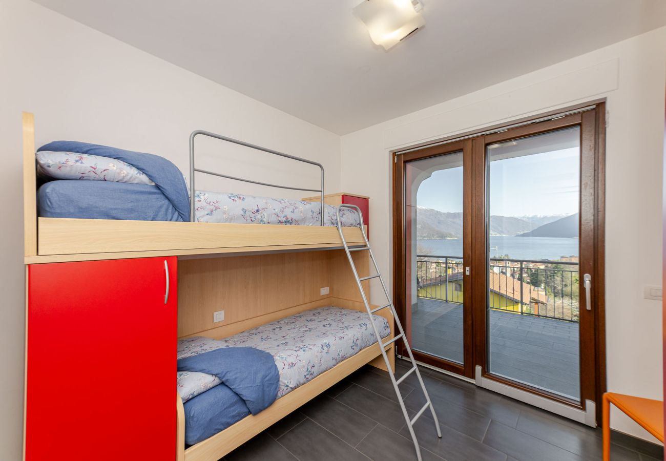 Apartment in Germignaga - Casa Elena - Beautiful lake view - Cod. 0001