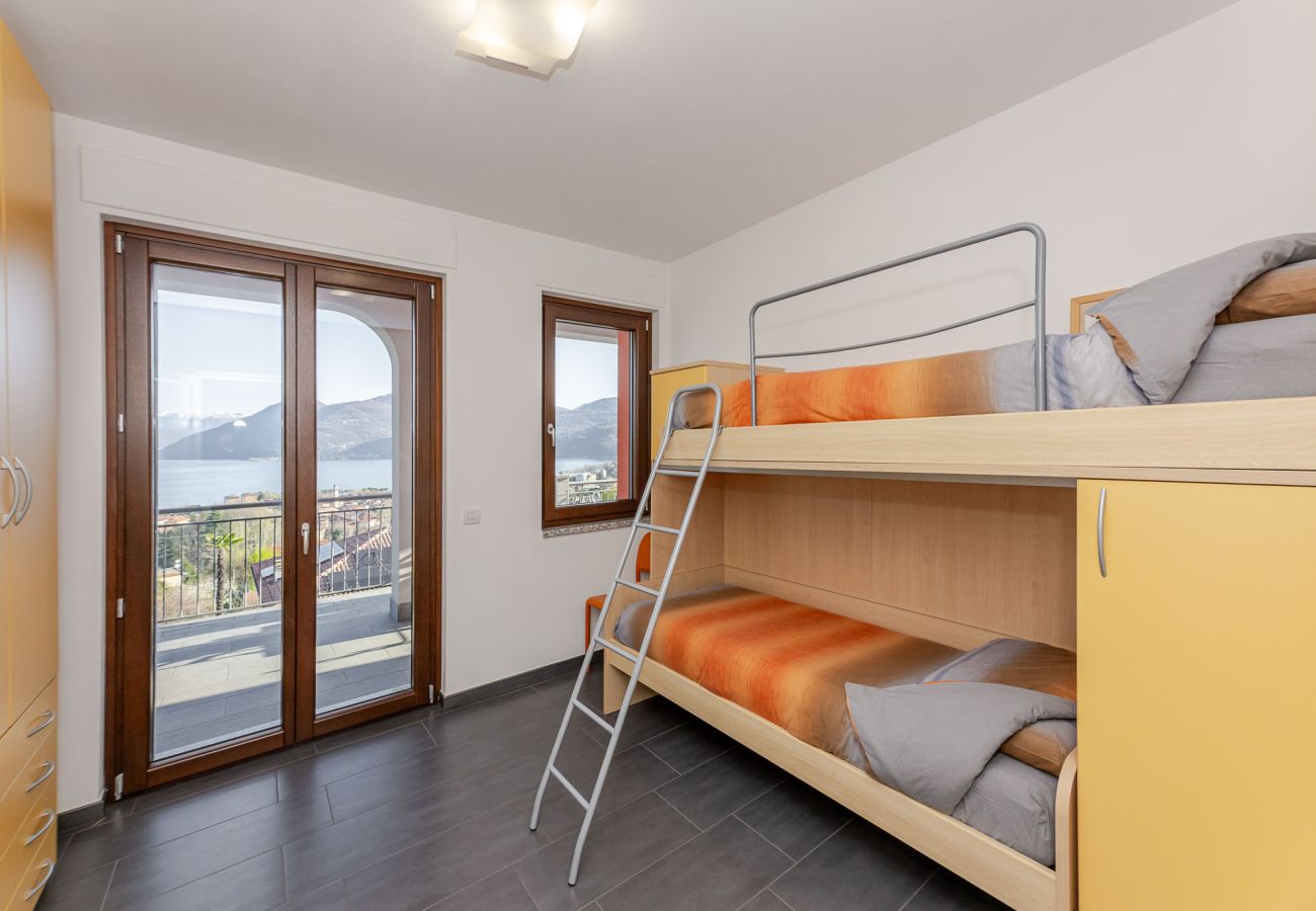 Apartment in Germignaga - Casa Elena - Beautiful lake view - Cod. 0001