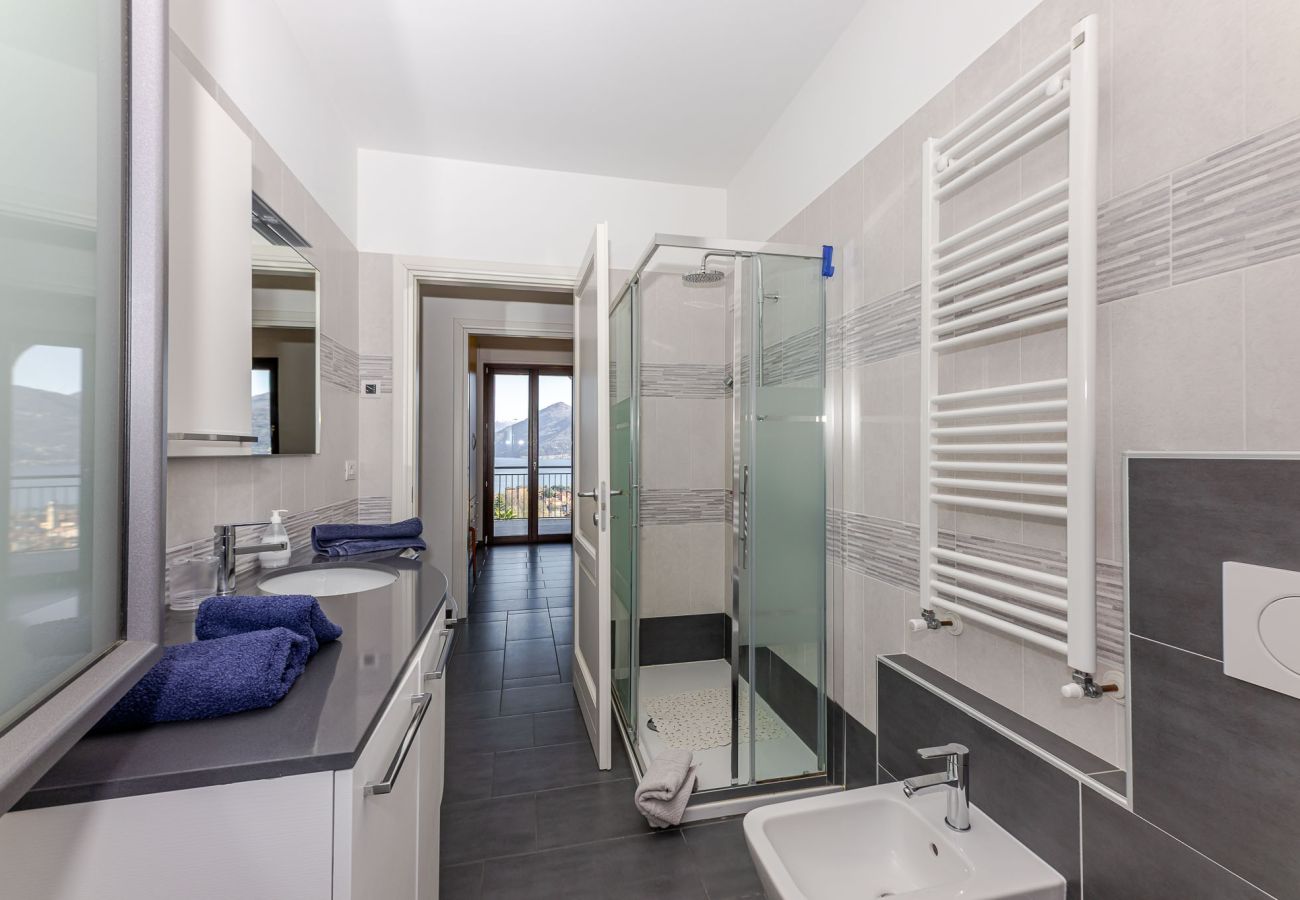 Apartment in Germignaga - Casa Elena - Beautiful lake view - Cod. 0001