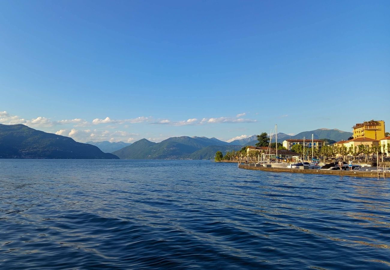 Apartment in Porto Valtravaglia - Flat Margherita