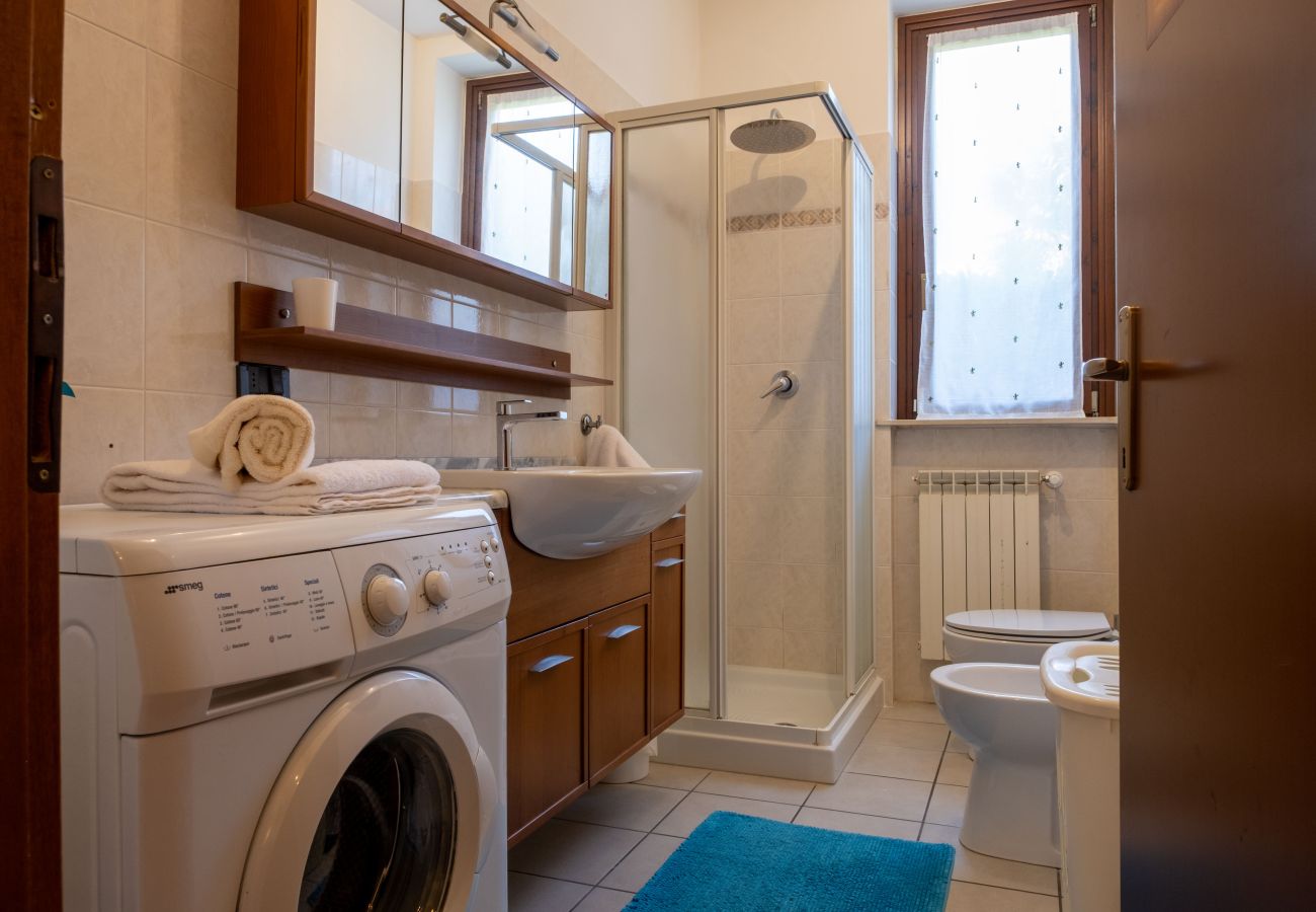 Apartment in Porto Valtravaglia - Flat Margherita